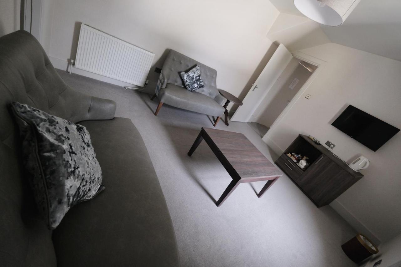 Fife Lodge Hotel Banff Bagian luar foto
